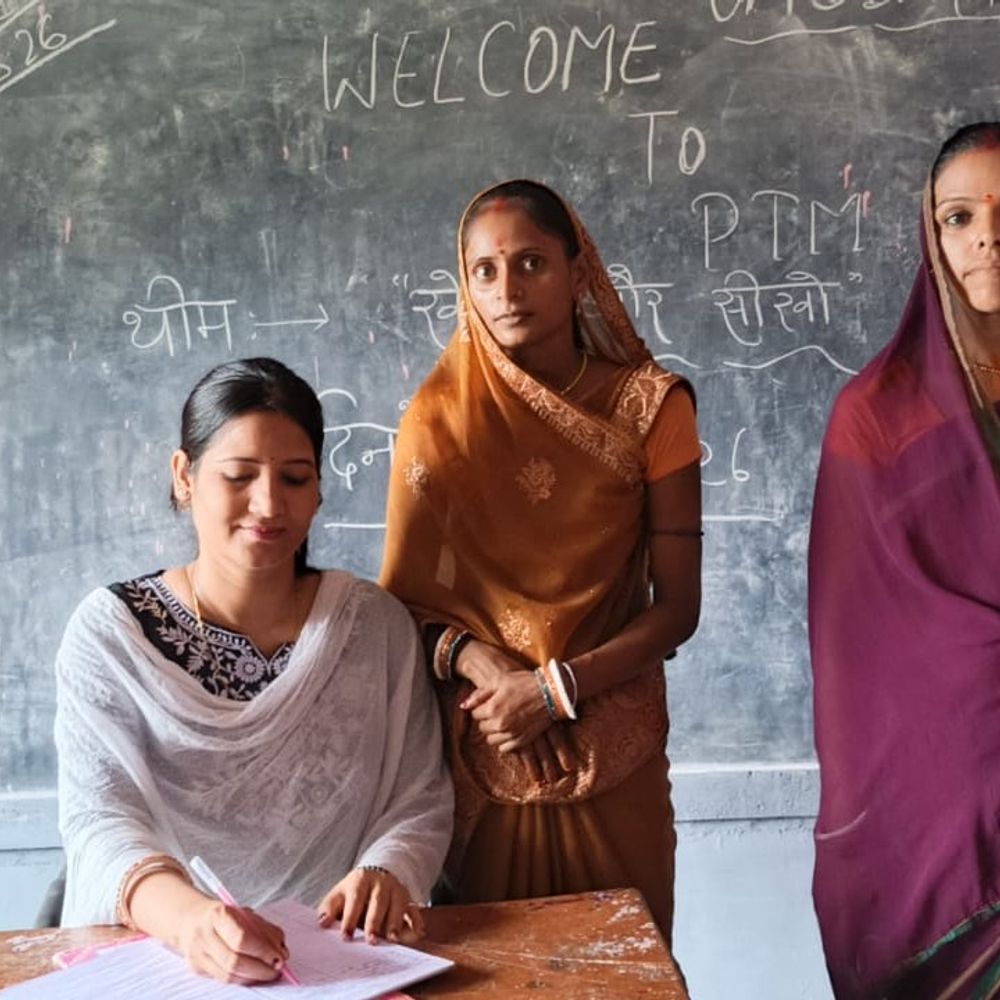 बरैठ स्कूल में ‘खेलो और सीखो’ पर संगोष्ठी:टीचर्स ने पढ़ाई के साथ खेलकूद को बताया जरूरी