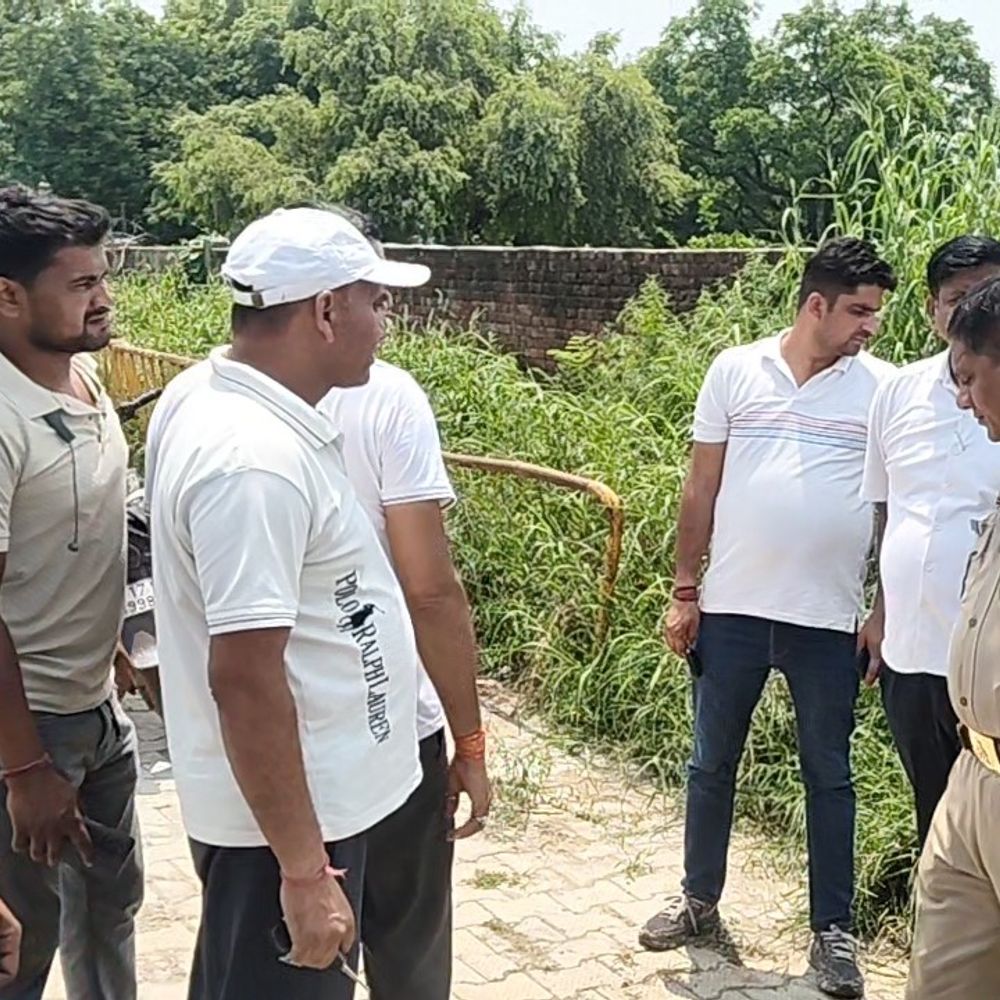 बागपत में हाईवे किनारे महिला का जला शव मिला:हत्या के बाद फेंकने की आशंका, 70% जला है शरीर; CCTV खंगाल रही पुलिस