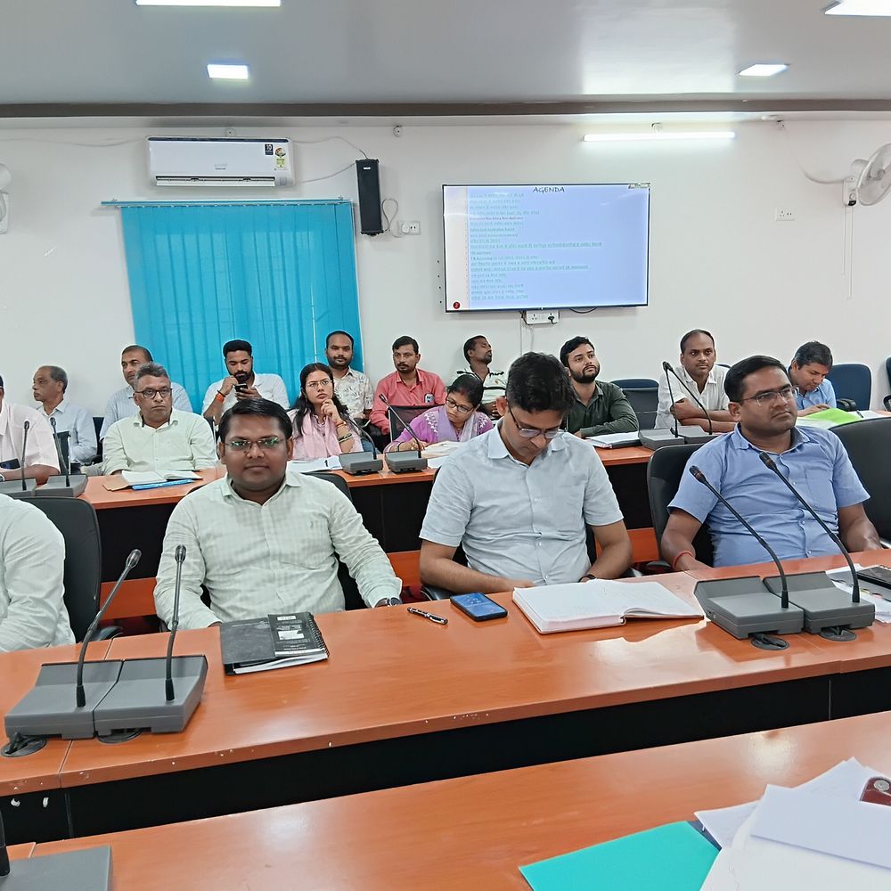 खगड़िया में जन समाधान कार्यक्रम:29 शिकायतों पर सुनवाई, विभागों को समयबद्ध कार्रवाई के निर्देश, लापरवाही पर चेतावनी