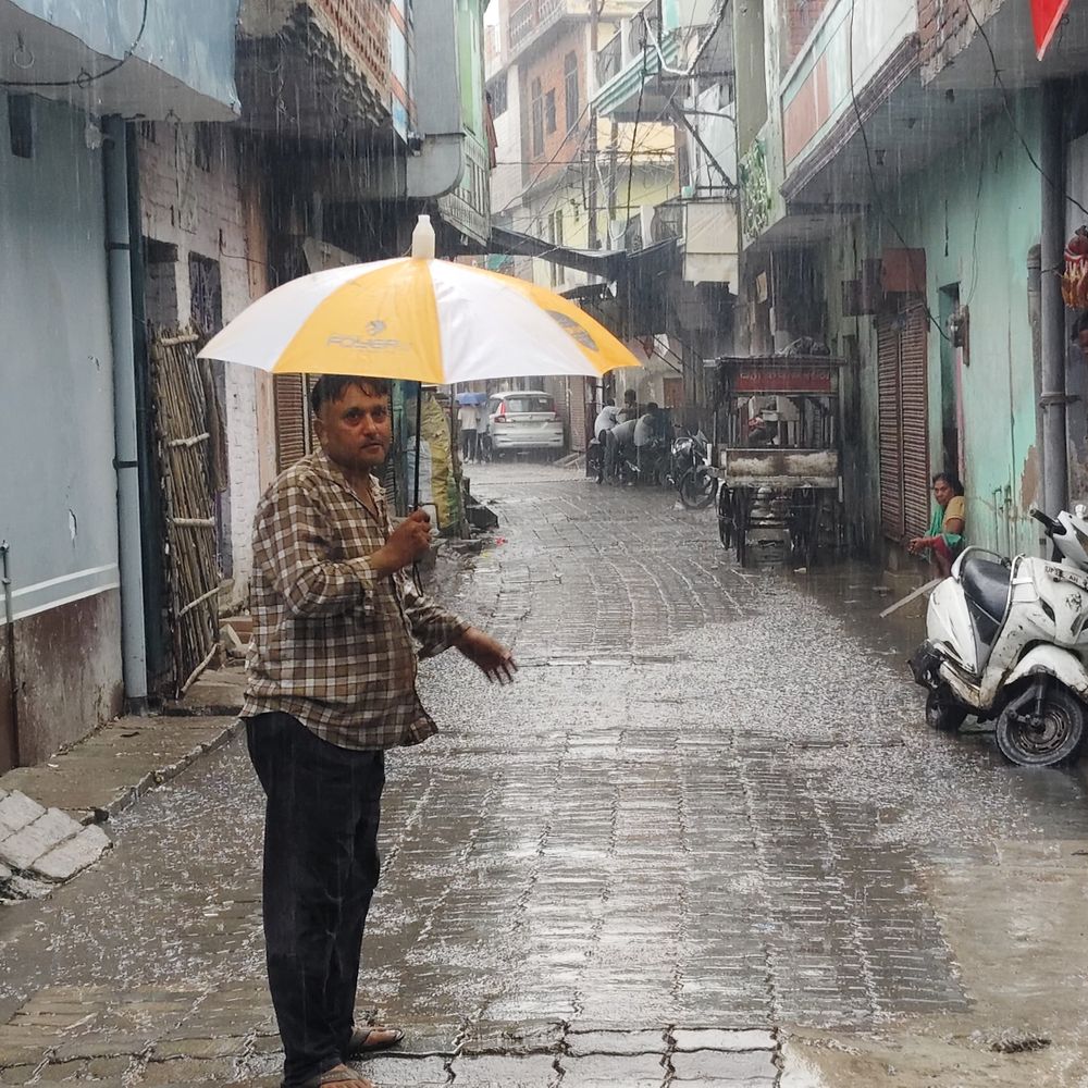 उन्नाव में मौसम बदला, बारिश से मिली गर्मी से राहत:जिले में 12 मिलीमीटर बारिश दर्ज, तापमान गिरा