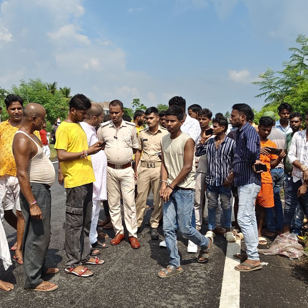 कार ने बाइक सवारों को रौंदा, महिला की मौत:सुपौल में बच्चे समेत 3 घायल, ड्राइवर गाड़ी लेकर भागा