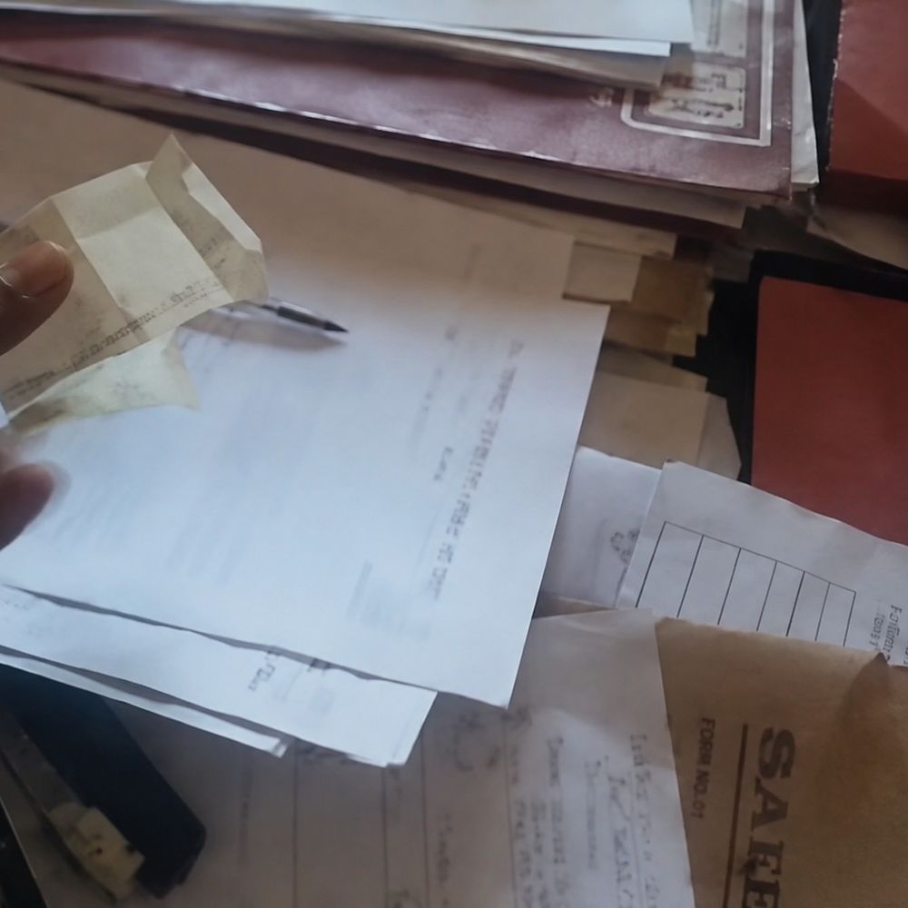 मुंगेर में क्लर्क का 500 रुपए लेते वीडियो वायरल:ADM ने कहा- जांच के बाद होगी विधिसम्मत कार्रवाई