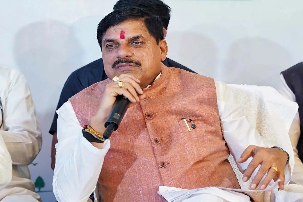 लापरवाही पर नाराज हुए सीएम मोहन यादव, 1 तहसीलदार, 2 पटवारी सहित 7 अधिकारी-कर्मचारी निलंबित