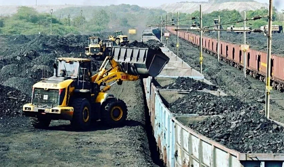 Coal India Subsidiary BCCL ने रोकी माइनिंग, Dhanbad Land Subsidence के बाद DGMS का सख्त निर्देश