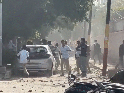 श्रमिक हिंसा में योगेश मीणा और सृष्टि गुप्ता को जमानत:अदालत ने माना कोई आपराधिक इतिहास नहीं, 11 मुकदमों के चलते अभी रिहाई नहीं