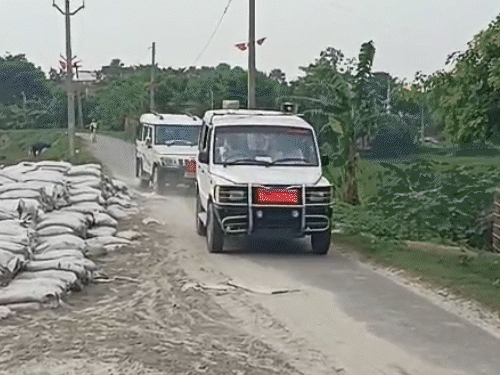 नेपाल में बाढ़ के बाद मुजफ्फरपुर में अलर्ट:गंडक में फ्लैश फ्लड का खतरा; 24 घंटे कंट्रोल रूम एक्टिव, डीएम-एसएसपी ने रेवा घाट का लिया जायजा