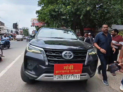 झारखंड के मंत्री संजय यादव भागलपुर एमपी-एमएलए कोर्ट में पेश:बोले- मेरे खिलाफ वारंट जारी नहीं, 2009 में आचार संहित उल्लंघन से जुड़ा है मामला