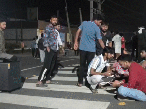 झारखंड सेंट्रल यूनिवर्सिटी में आंदोलन पर छात्र:मेस फीस बढ़ोत्तरी, खाने की खराब क्वालिटी का विरोध, धरने पर 200 छात्र