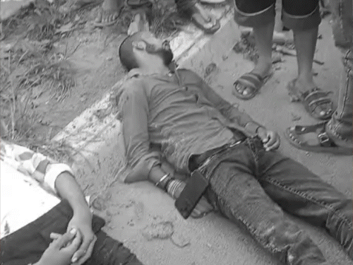 पटना के 90 फीट बाईपास पर सड़क हादसा, 4 घायल:रॉन्ग साइड से आ रहे थे तीन बाइक सवार, बुजुर्ग को बचाने में पिलर से टकराए