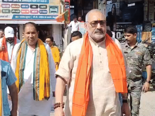 ‘कांग्रेसियों को चुल्लू भर पानी में डूब मरना चाहिए’:गिरिराज सिंह बोले- वंदे मातरम का अपमान बर्दाश्त नहीं, राहुल गांधी का फूंका पुतला
