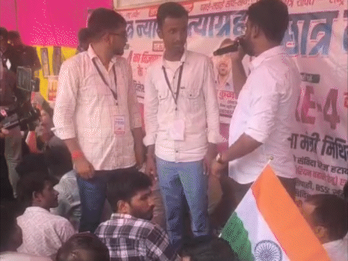 ‘TRE-4 का नोटिफिकेशन जारी हो,नहीं तो शिक्षा मंत्री इस्तीफा दें’:पटना में छात्रों का प्रदर्शन; 24 घंटे का अल्टीमेटम, बोले- शिक्षा मंत्री का आवास घेरेंगे