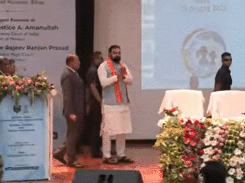 बापू सभागार में ह्यूमन ट्रैफिकिंग पर पूर्वी जोन का सम्मेलन:बिहार समेत 4 राज्यों के अधिकारी जुटे, CM सम्राट चौधरी और सुप्रीम कोर्ट के जस्टिस ए. अमानुल्लाह मौजूद