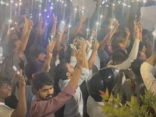 ‘परिवार को परेशानी हमारी बेरोजगारी से है’:धरने पर बैठे छात्रों ने कहा- घर परिवार त्याग यहां बैठे हैं, सरकार सुन तक नहीं रही
