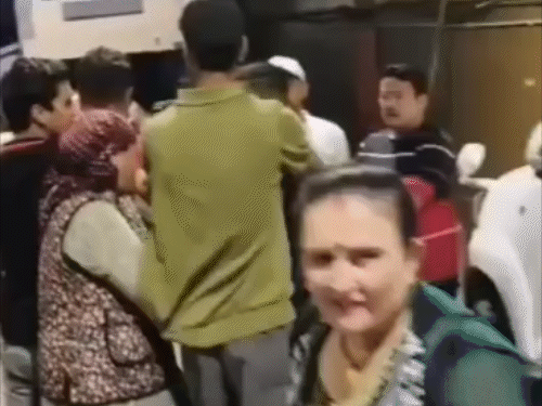 हिमाचल-IGMC में सिक्योरिटी गार्ड से मारपीट, VIDEO:फॉर्च्यूनर में आए युवकों पर आरोप; रॉन्ग साइड से गाड़ी लाकर अवैध पार्किंग की; पुलिस जांच में जुटी