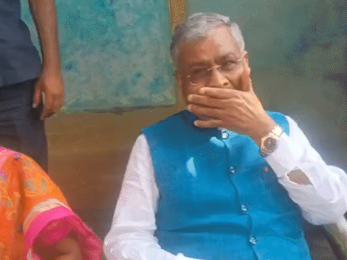विस्थापित परिवारों को कम से कम 50 डिसमिल जमीन मिले:बाबूलाल मरांडी पहुंचे पाकुड़, अमड़ापाड़ा के विस्थापित गांवों में ग्रामीणों से सीधा संवाद