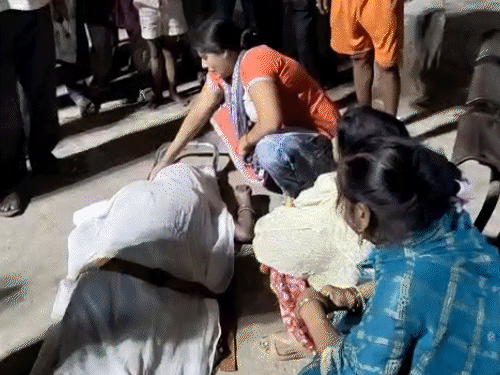 पटना में दुकान-मकान में लगी आग,सास-बहू और बच्ची की मौत:जान बचाने के लिए महिला छत से कूदी, पैर टूटा; पूजा की थाली से फैली थी आग