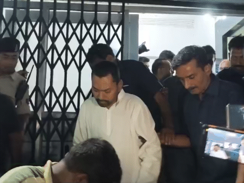 सीतामढ़ी सदर अस्पताल में 6 डॉक्टर-कर्मी सस्पेंड:स्वास्थ्य मंत्री निशांत कुमार के सरप्राइज इंस्पेक्शन के बाद कार्रवाई