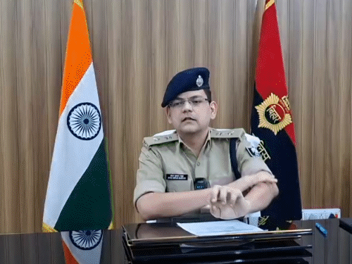 मुंगेर में मवेशी तस्करी में 4 पुलिसकर्मी समेत 7 अरेस्ट:ट्रक पास कराने को लेते थे 1500 रुपये, 35 भैंसें मुक्त; SP बोले-‘मध्यरात्रि मिली थी सूचना’