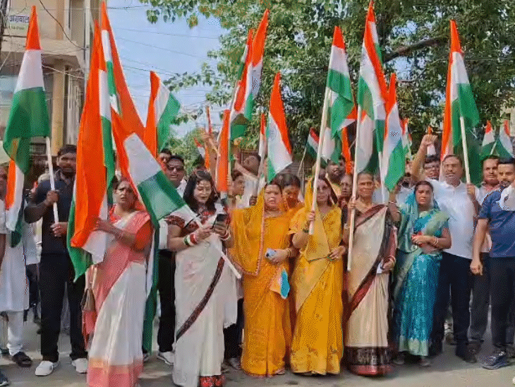 बेगूसराय में निकली तिरंगा यात्रा:मेयर ने कहा- हर घर तिरंगा अभियान राष्ट्रीय एकता-गर्व का प्रतीक है, शहीदों-स्वतंत्रता सेनानियों को श्रद्धांजलि है