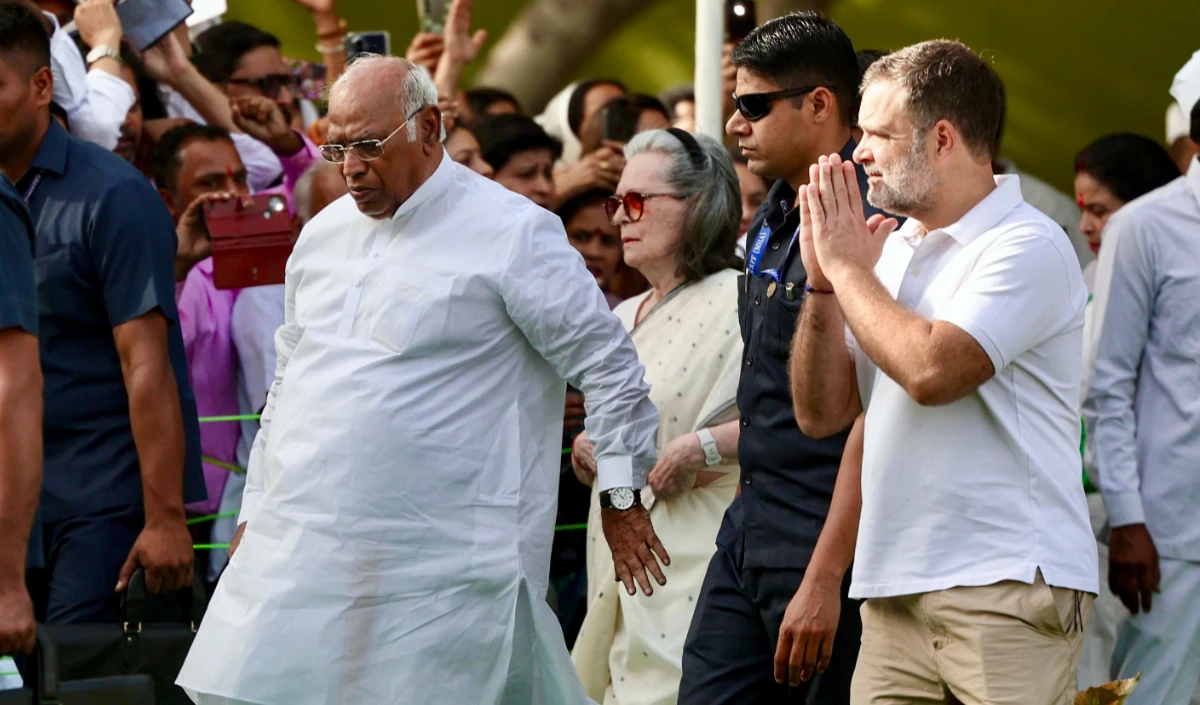 ‘वंदे मातरम’ के सिर्फ दो पद गाने के फैसले पर कांग्रेस अडिग, BJP का विपक्ष पर हमला- ‘ये नई मुस्लिम लीग है’
