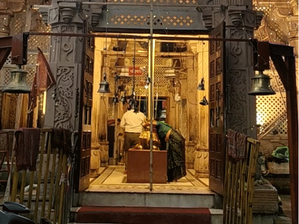 ‘विश्वास की चाबी’ से खुलते हैं कारोबार के दरवाजे:अचलेश्वर महादेव से जुड़ी अनोखी परंपरा; 365 दिन व्यापारी तिजोरी-दुकान की चाबी लेकर पहुंचते हैं मंदिर