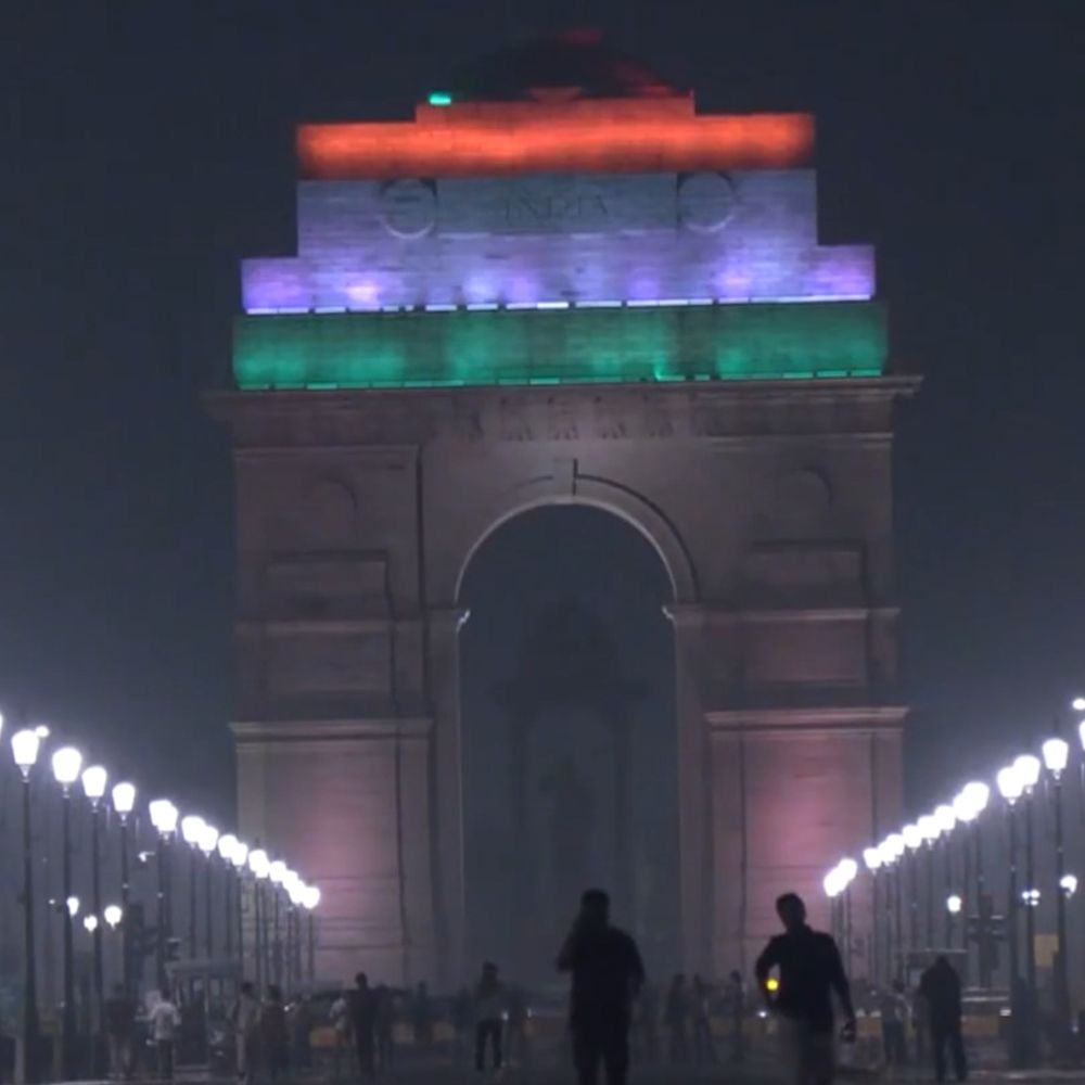 इंडिपेंडेंस डे से पहले तिरंगे के रंग में रंगी दिल्ली:इंडिया गेट-राष्ट्रपति भवन तक दिखा आजादी का जश्न