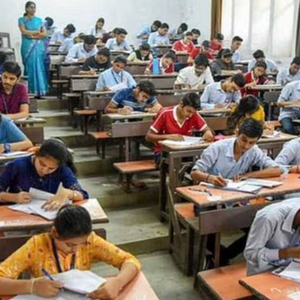 UGC-NET की इंग्लिश-कॉमर्स और सोशियोलॉजी की परीक्षाएं रद्द:NTA ने माना पेपर में स्पेलिंग और प्रिंटिंग की गलतियां थीं; एग्जाम की नई तारीखें जारी