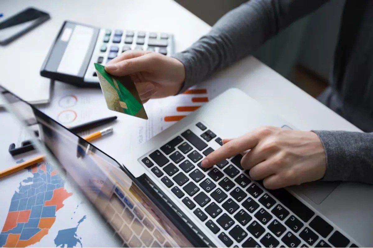 Credit Card का Minimum Due भरना कहीं आपको कर्ज के जाल में तो नहीं फंसा रहा?