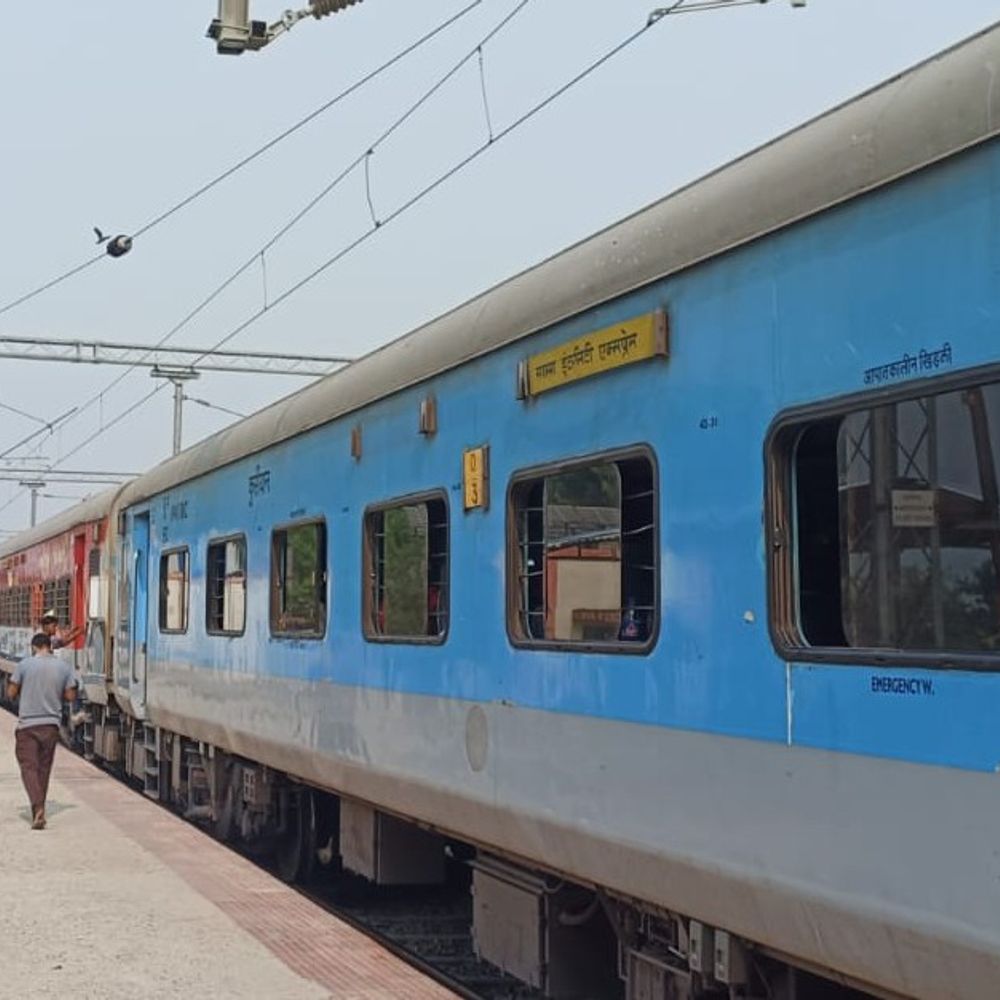 दिल्ली के लिए पार्सल बुकिंग 11-14 अगस्त तक बंद:स्वतंत्रता दिवस पर सुरक्षा को लेकर रेलवे का फैसला, सहरसा से नहीं जाएगी पार्सल