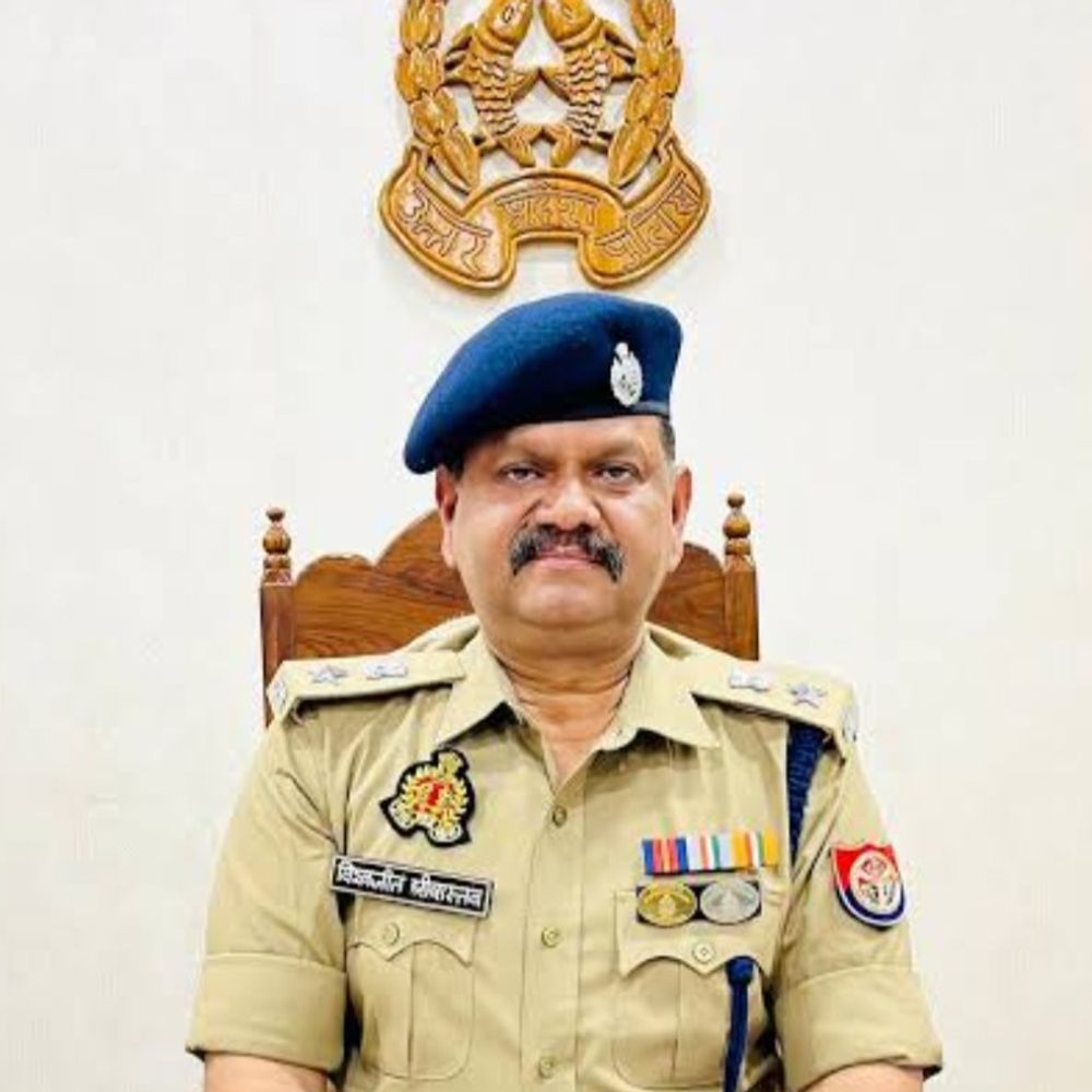 बहराइच में 20 पुलिसकर्मियों का ट्रांसफर:रमेश रावत मीडिया सेल प्रभारी, शम्भेश बहादुर सिंह एसपी के वाचक बने