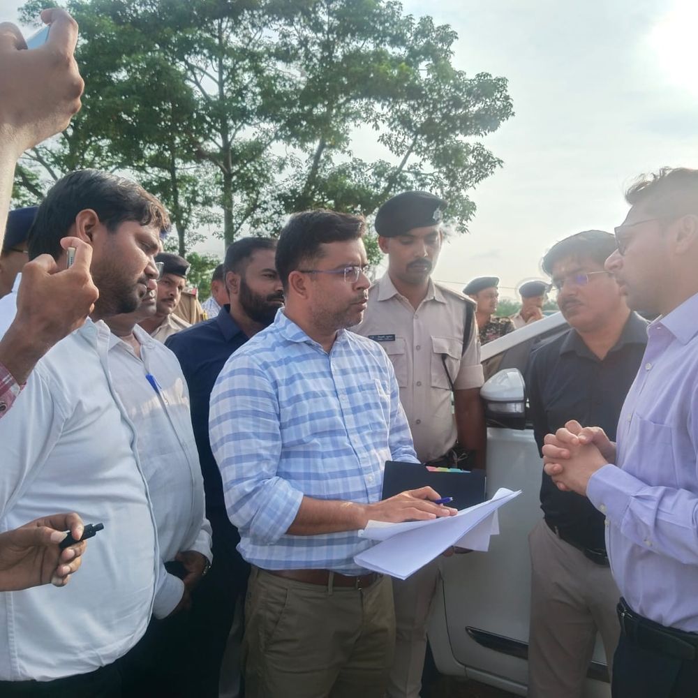नेपाल सीमा पर बाढ़ का खतरा,सीतामढ़ी में अलर्ट:DM ने बागमती तटबंध का किया निरीक्षण,जलस्तर-संवेदनशील स्थानों पर निगरानी के निर्देश