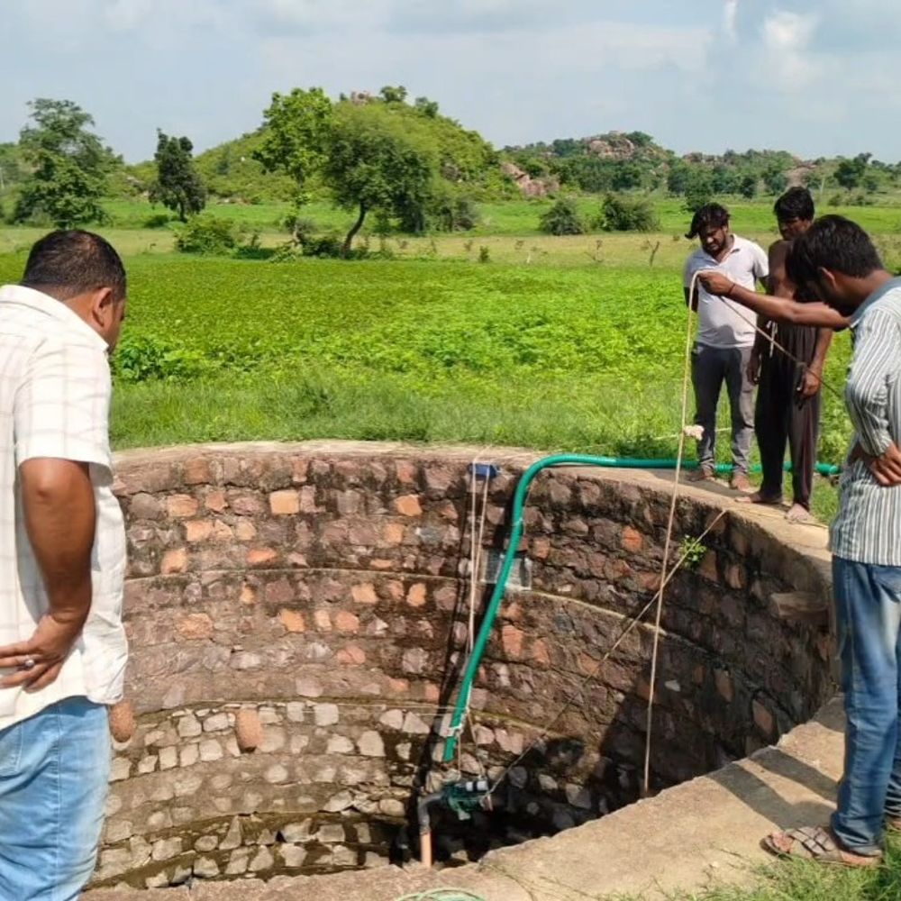 मां ने दो बच्चों संग कुएं में लगाई छलांग, मौत:महोबा में महिला घरेलू विवाद से थी परेशान, पुलिस जांच में जुटी