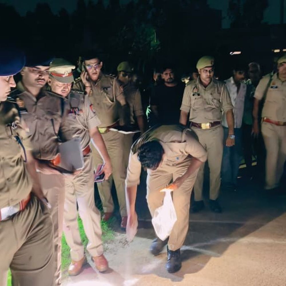 पति ने फावड़े से की पत्नी की हत्या:अमरोहा में विवाद के बाद वारदात की, पति हिरासत में