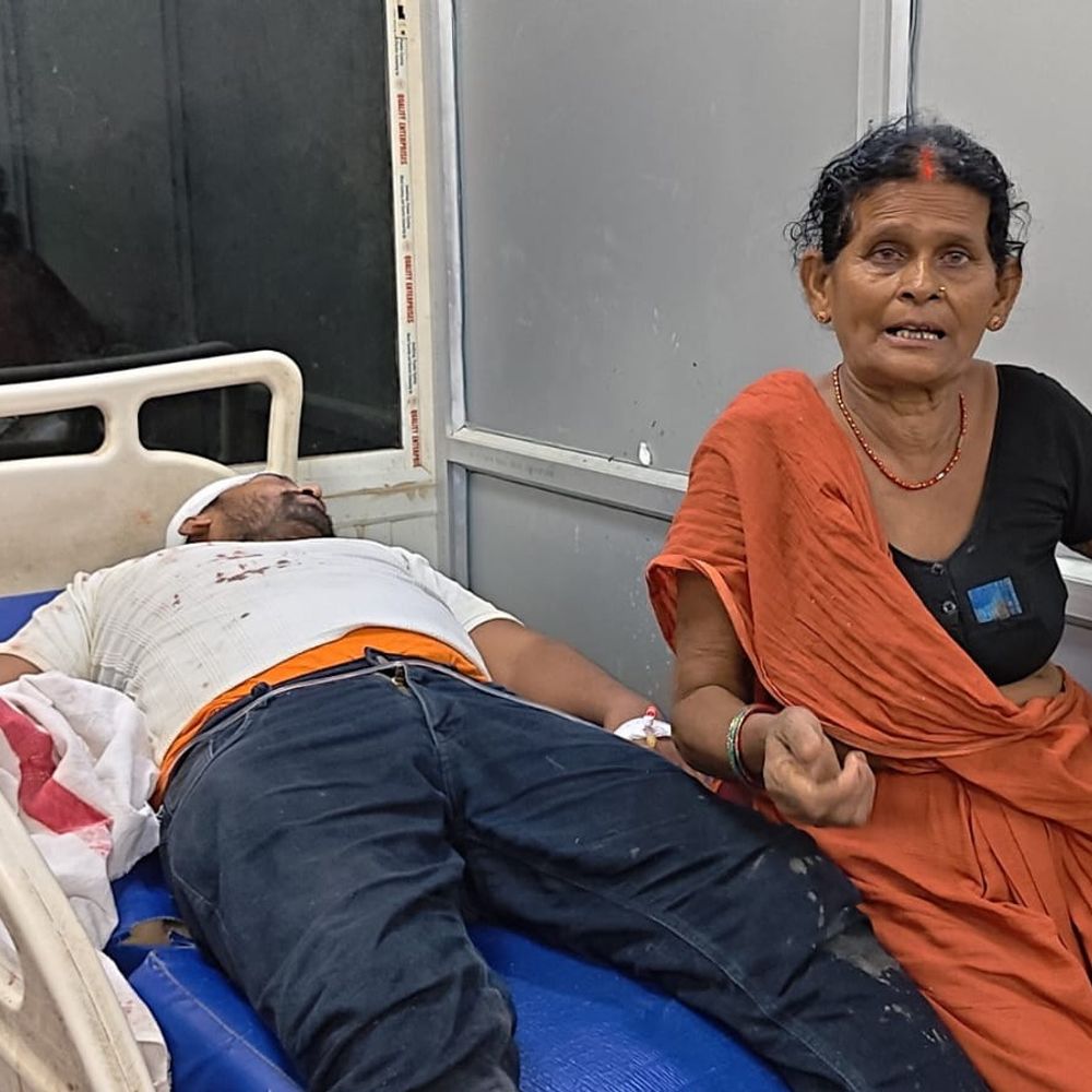 ट्रांसफॉर्मर से कनेक्शन जोड़ने को लेकर दो पक्षों में मारपीट:गाली-गलौज कर लाठी-डंडे से पीटने का आरोप, तीन घायल