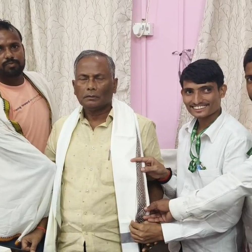 ‘दिव्यांगता प्रमाण पत्र बनवाने में मिल रही सहूलियत’:कैमूर सिविल सर्जन सम्मानित,बोले-‘महीने के पहले और तीसरे सप्ताह में जांच शिविर’