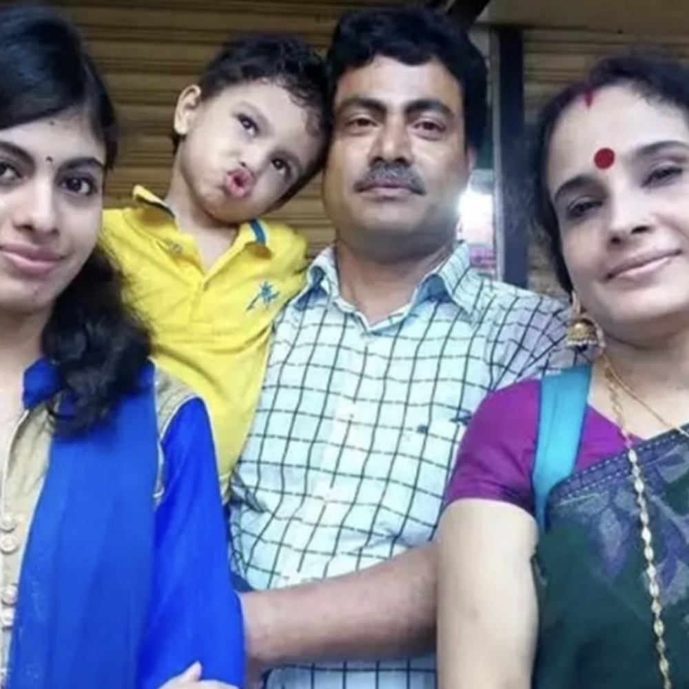 बांग्लादेश में हिंदू परिवार के 4 लोगों की संदिग्ध मौत:बंद घर से रिटायर्ड शिक्षक पत्नी और बच्चों के शव मिले; पुलिस जांच में जुटी
