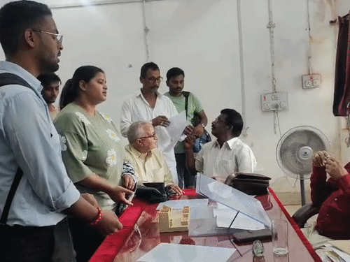 भागलपुर टीएमबीयू में पार्ट-2 और पार्ट-3 का सेशन लेट:छात्रों ने कहा- परीक्षा फॉर्म और तारीख का इंतजार; यूनिवर्सिटी प्रशासन असमंजस दूर करे