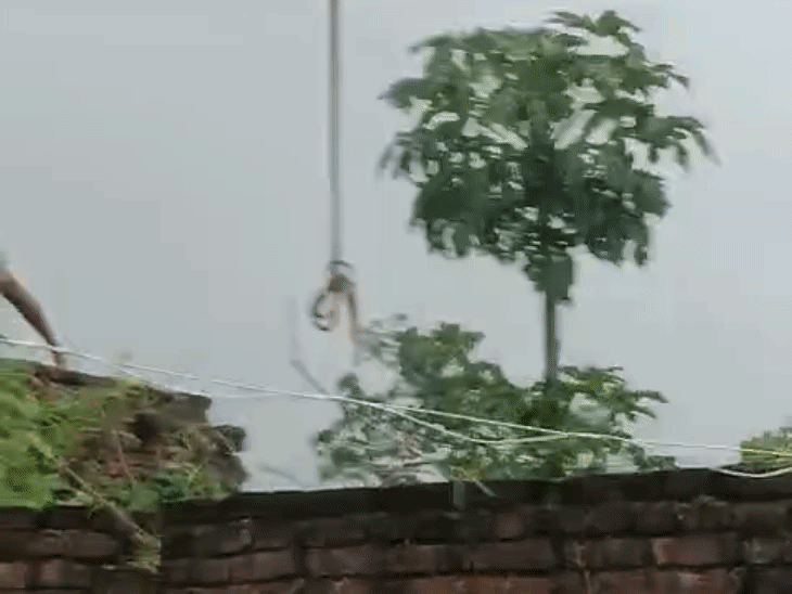 औरंगाबाद में जमीन विवाद में फायरिंग का आरोपी अरेस्ट:घर से हथियार और गोली का खोखा बरामद, बाउंड्री निर्माण को लेकर दो पक्षों में था विवाद