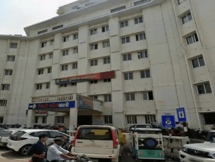 रायपुर में चेन तोड़ने वाली महिला गिरोह सक्रिय:ई-रिक्शा में सहायक संचालक से की वारदात, पुलिस ने शुरू की जांच