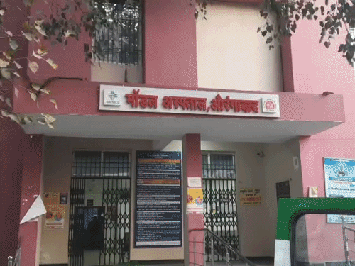 औरंगाबाद सदर अस्पताल में रेडियोलॉजिस्ट का पद खाली:अल्ट्रासाउंड सुविधा नहीं मिलने से मरीजों की परेशानी बढ़ी, धूल फांक रही मशीन
