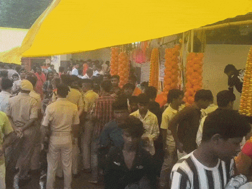 सोमनाथ सिद्धनाथ मंदिर में 15 हजार भक्तों ने किया जलाभिषेक:अंतिम सोमवारी पर धर्मनगरी राजगीर में ‘हर-हर महादेव’ की गूंज:पहाड़ी पर स्पेशल क्यूआरटी तैनात