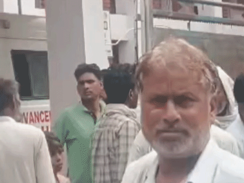 नूंह में ट्रक ने महिला को कुचला, मौत:पति और बच्चा घायल, पुलिस ने कब्जे में लिया वाहन; राहगीरों ने पहुंचाया अस्पताल