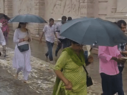 उज्जैन में 12 दिन बाद तेज बारिश, गर्मी से राहत:दिन का तापमान 32.8 डिग्री रहा, दो-तीन दिन बारिश की संभावना