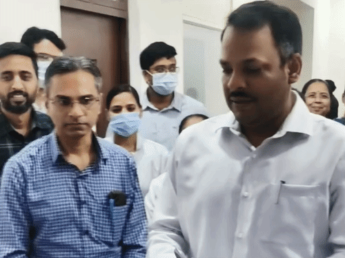 देवास जिला अस्पताल में शुरू हुई माइक्रोबायोलॉजी लैब:कलेक्टर ने किया उद्घाटन, अब यहीं होंगे कल्चर-सेंसिटिविटी टेस्ट, निजी लैब पर खर्च बचेगा