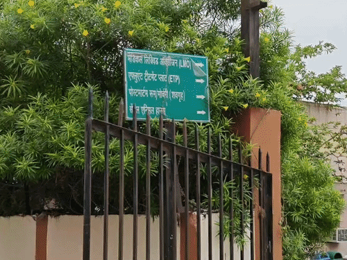 पटना के आकाशवाणी रोड किनारे अज्ञात का शव मिला:नशे के ओवर डोज से मौत की आशंका, FSL ने लिए ब्लड सैंपल; जांच जारी