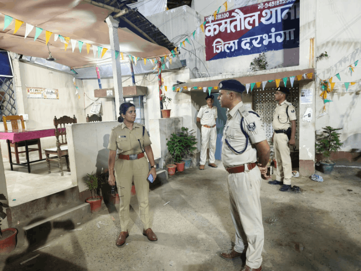 दरभंगा- 3 थानों का ग्रामीण एसपी ने किया निरीक्षण:सिंहवाड़ा थानाध्यक्ष सादे लिबास में मिले; सरकारी फोन नहीं उठाने की शिकायत पर जताई नाराजगी