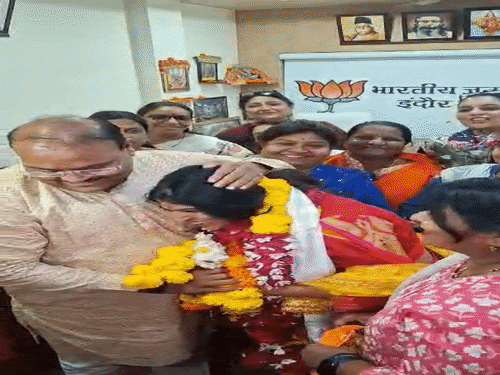 भाजपा संगठन इंदौर में विधानसभा-3 का बढ़ता दबदबा:नगर अध्यक्ष के बाद महिला मोर्चा अध्यक्ष और महामंत्री इसी क्षेत्र से, एक ही वार्ड की निवासी
