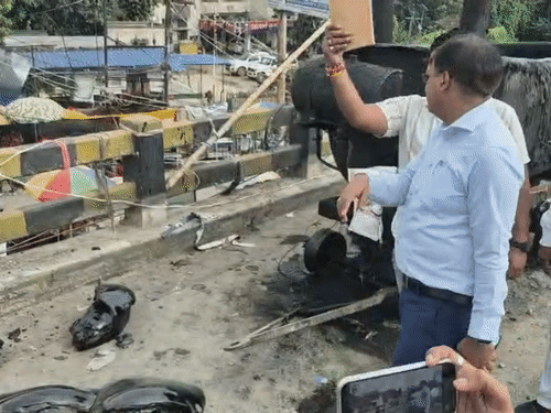 समस्तीपुर की लाइफलाइन ओवरब्रिज किया गया वन-वे:रात 9 बजे से सुबह 7 बजे तक नहीं चलेंगी गाड़ियां, मरम्मत कार्य में हो रही परेशानी‌ के बाद फैसला