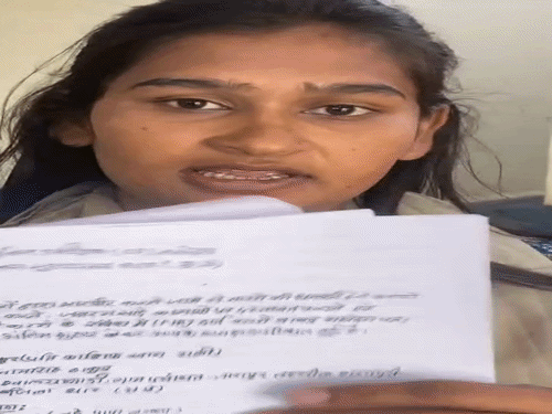 थाने में खुद को आग लगाने वाली महिला की मौत:MYH में चल रहा था इलाज; घटना से पहले का वीडियो सामने आया, बोली- सिर्फ पावर वालों की सुनवाई