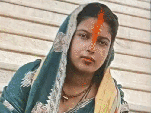 चलती ट्रेन में महिला की तबीयत बिगड़ी,नाक से आया खून:अस्पताल ले जाते समय मौत; पति बोला- समय पर इलाज मिलता तो बच जाती